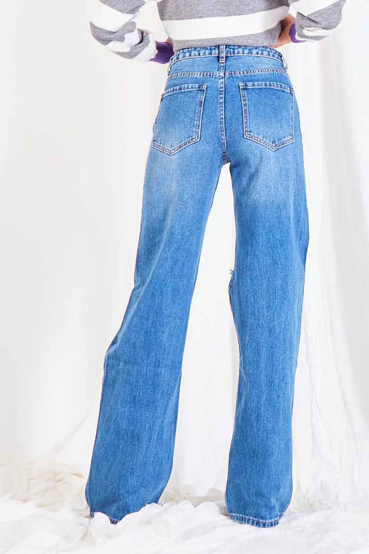 JEANS DESTROYED LOOK